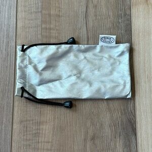 Steve Madden Silver Glasses Case/Pouch!!